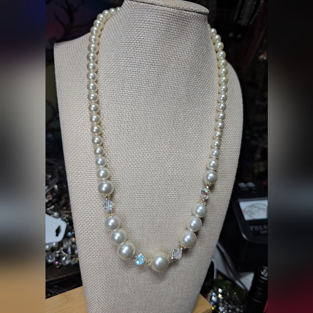 Vintage Japan Faux Pearl and AB crystal necklace- Signed - Picture 6 of 6